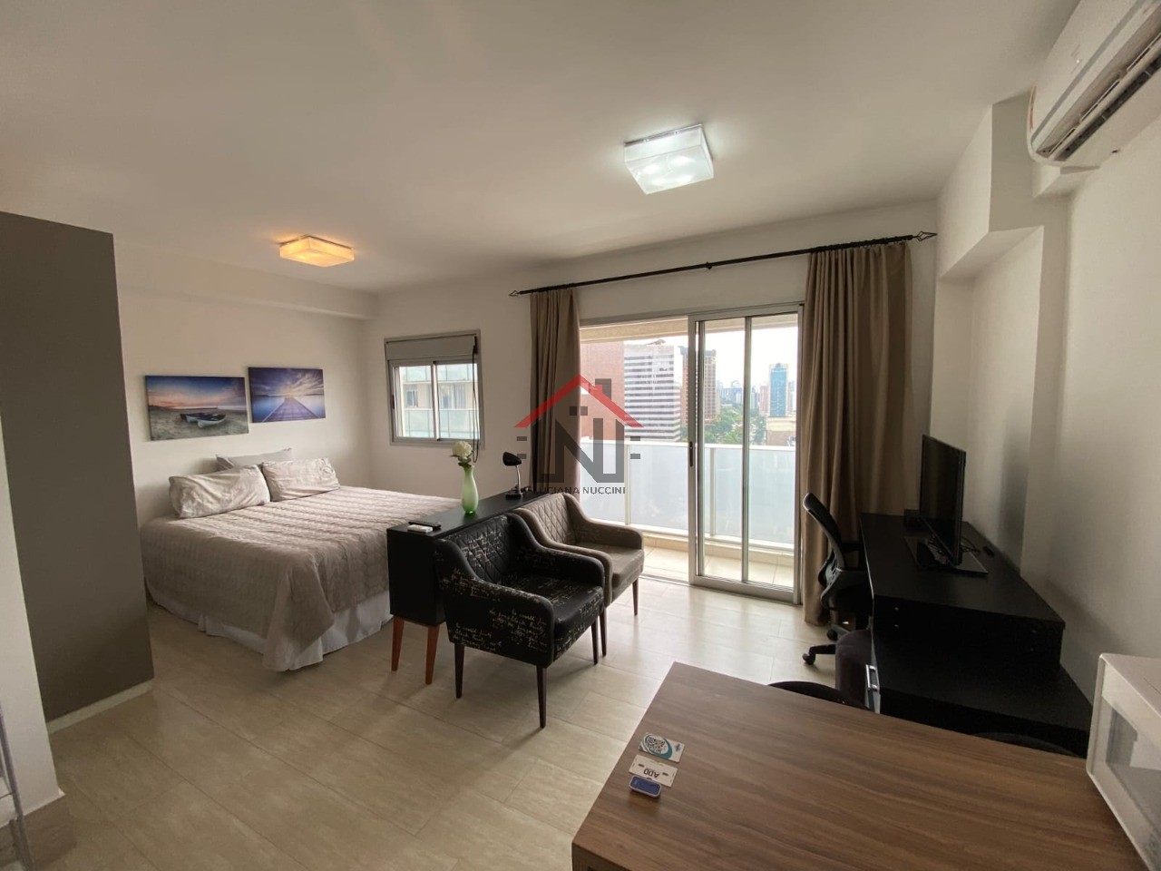 Studio de luxo em condomínio exclusivo em Santo Amaro, São Paulo - 1 quarto, 1 banheiro, 1 vaga - 33m² de elegância!