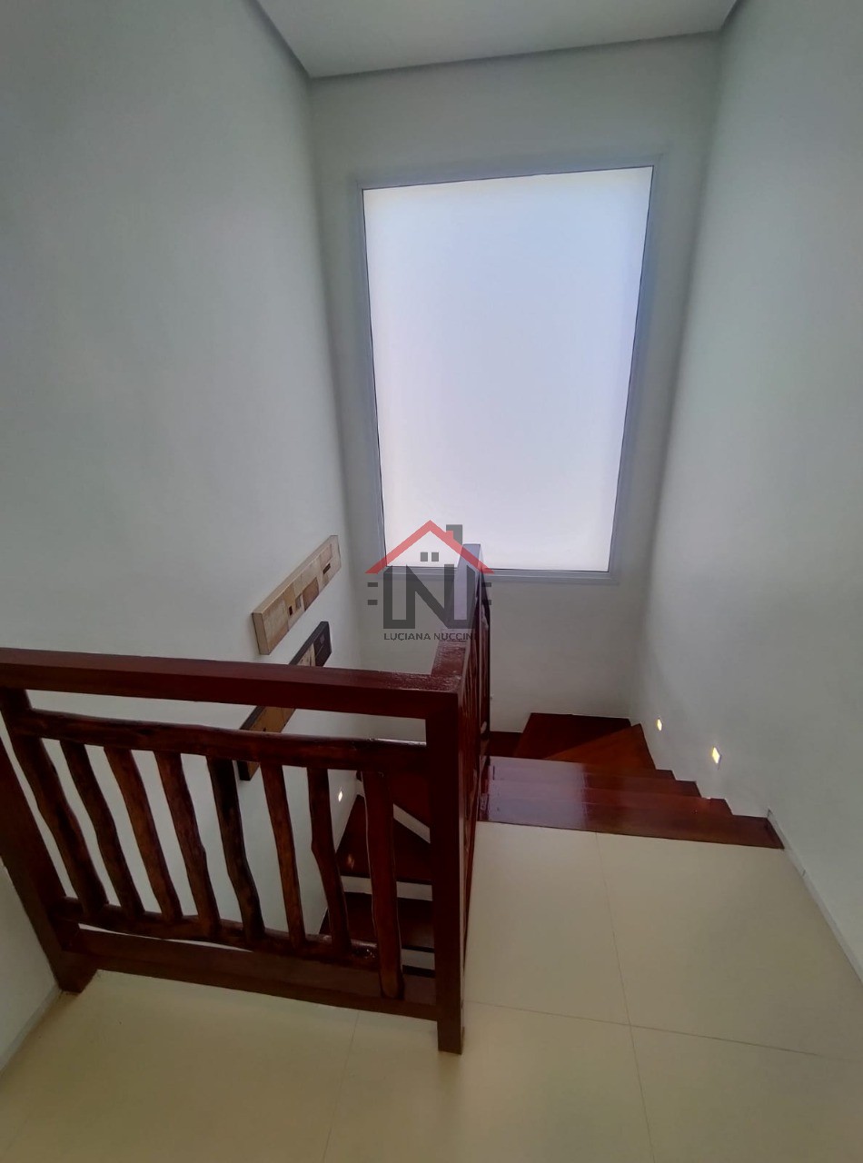 Imperdível! Casa em condomínio para locação na Praia de Boraceia, São Sebastião-SP: 4 quartos, 4 suítes, 1 sala, 6 banheiros, 3 vagas de garagem, 192m²