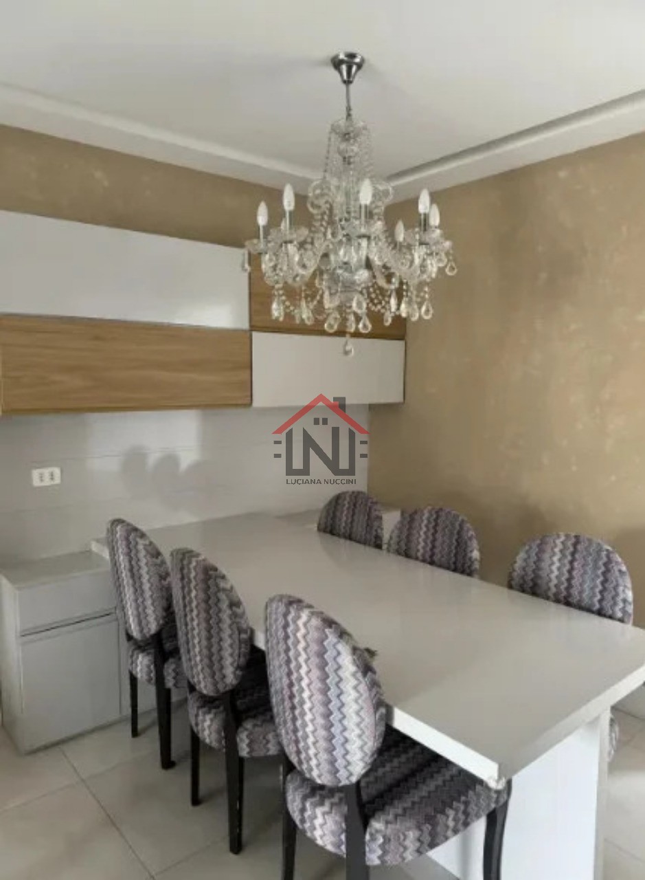 Apartamento à venda em Pinheiros, São Paulo-SP: 3 quartos, 1 suíte, 2 salas, 4 banheiros, 2 vagas de garagem, 100m² de área.
