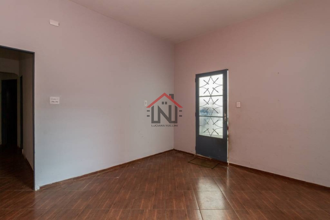 Casa à venda em Perdizes, São Paulo-SP: 3 quartos, 2 quintais, 2 banheiros, 3 vagas, 400m² de área. Aproveite!