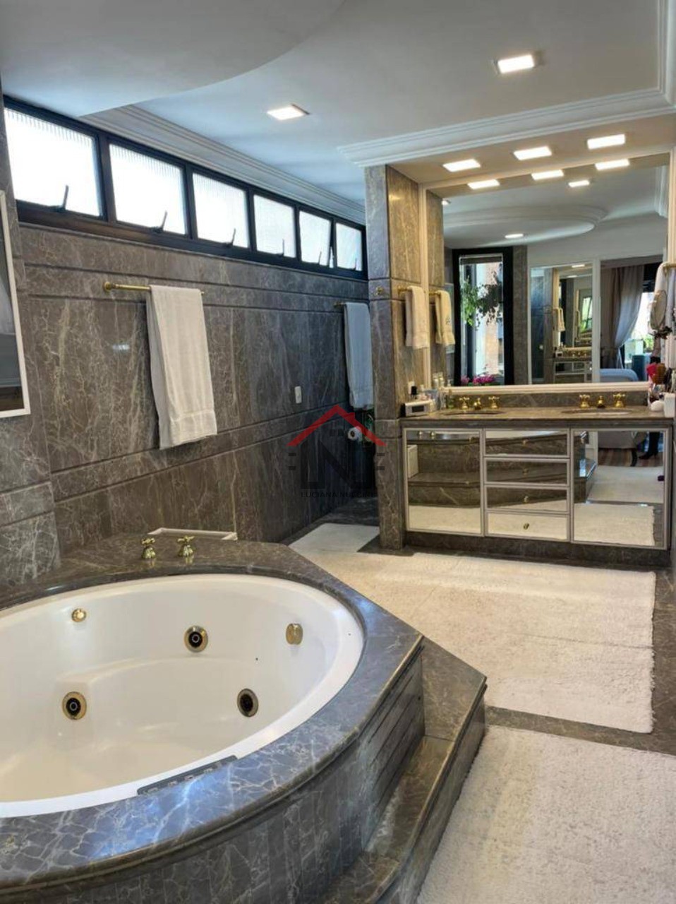 Apartamento de Luxo para Locação no Real Parque, São Paulo-SP: 4 Quartos, 4 Suítes, 1 Sala, 5 Banheiros, 6 Vagas, 370m² Área.