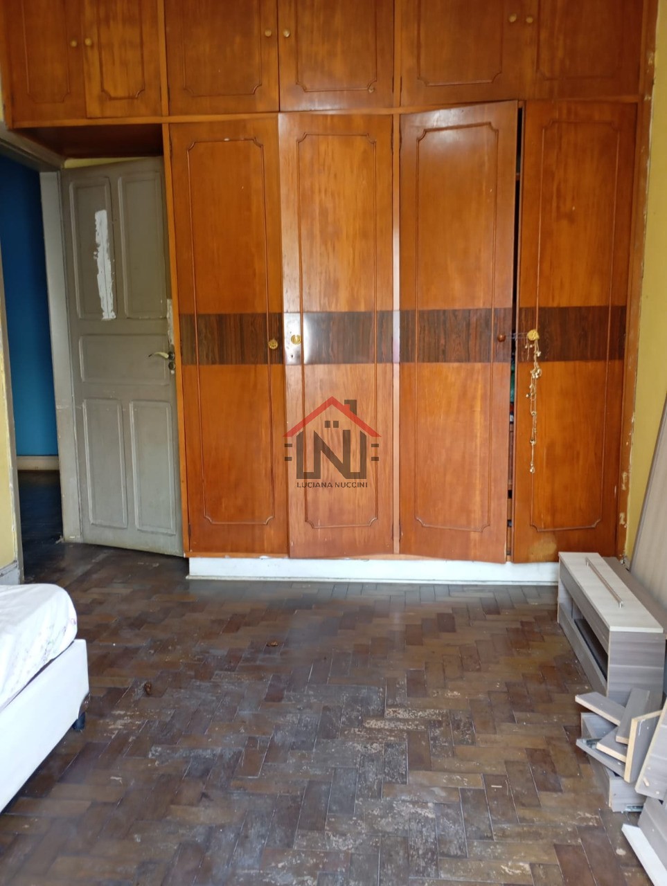 Imperdível Casa à Venda em São Paulo-SP, Bairro Ipiranga: 5 Quartos, 1 Sala, 3 Banheiros, 2 Vagas de Garagem!