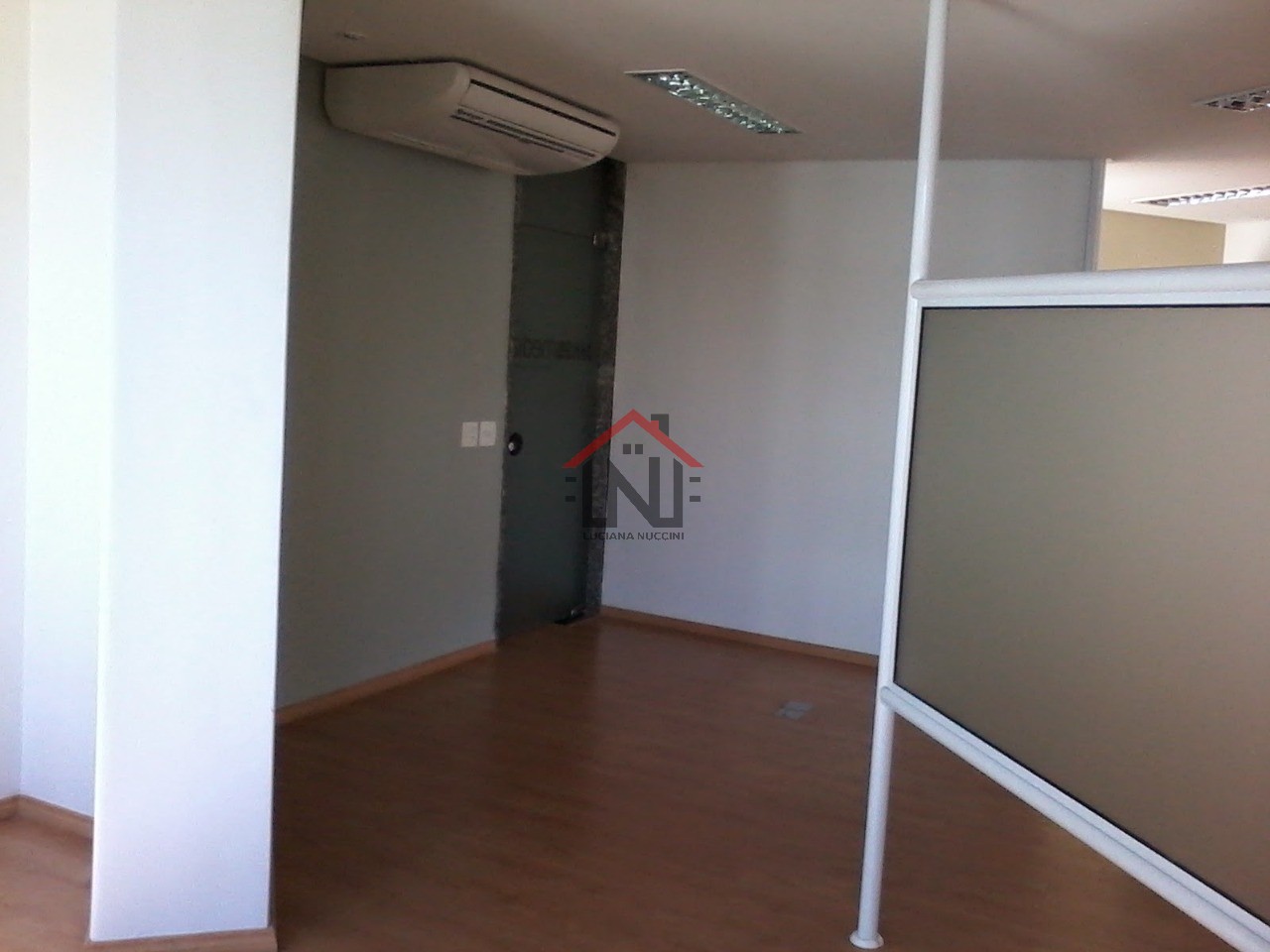 Conjunto Comercial de Alto Padrão para Locação em São Paulo-SP, Cidade Monções: 1 Sala, 1 Banheiro, 2 Vagas, 139,57 m²Área.