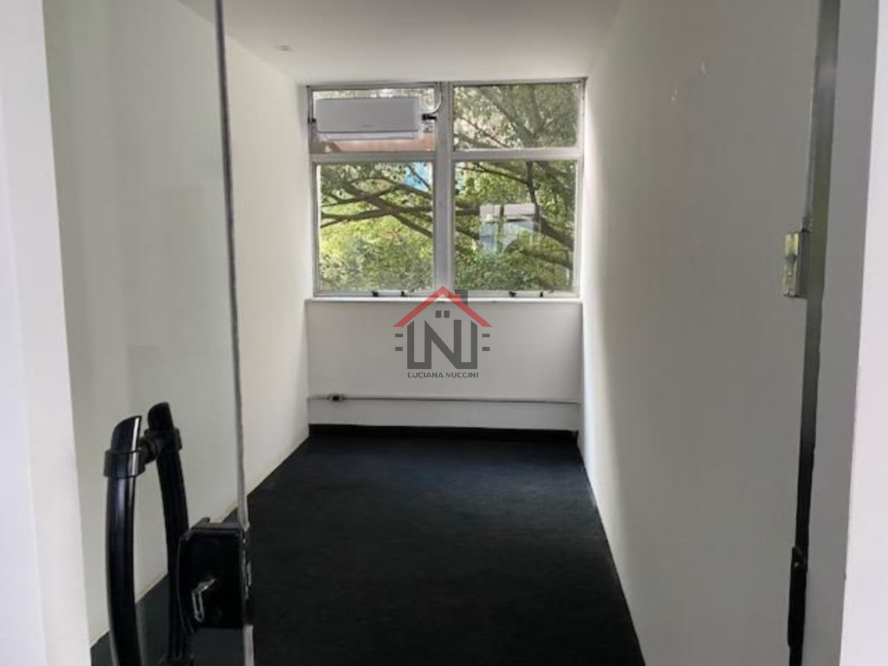 Conjunto Comercial de Alto Padrão para Locação em São Paulo-SP, Cerqueira César: 4 Salas, 2 Banheiros, 150m². Venha conferir!