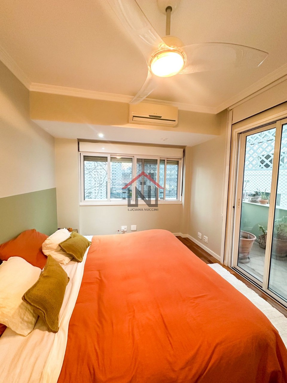 Imperdível apartamento à venda em São Paulo-SP, Itaim Bibi: 3 quartos, 2 suítes, 2 salas, 4 banheiros, 2 vagas, 130m².