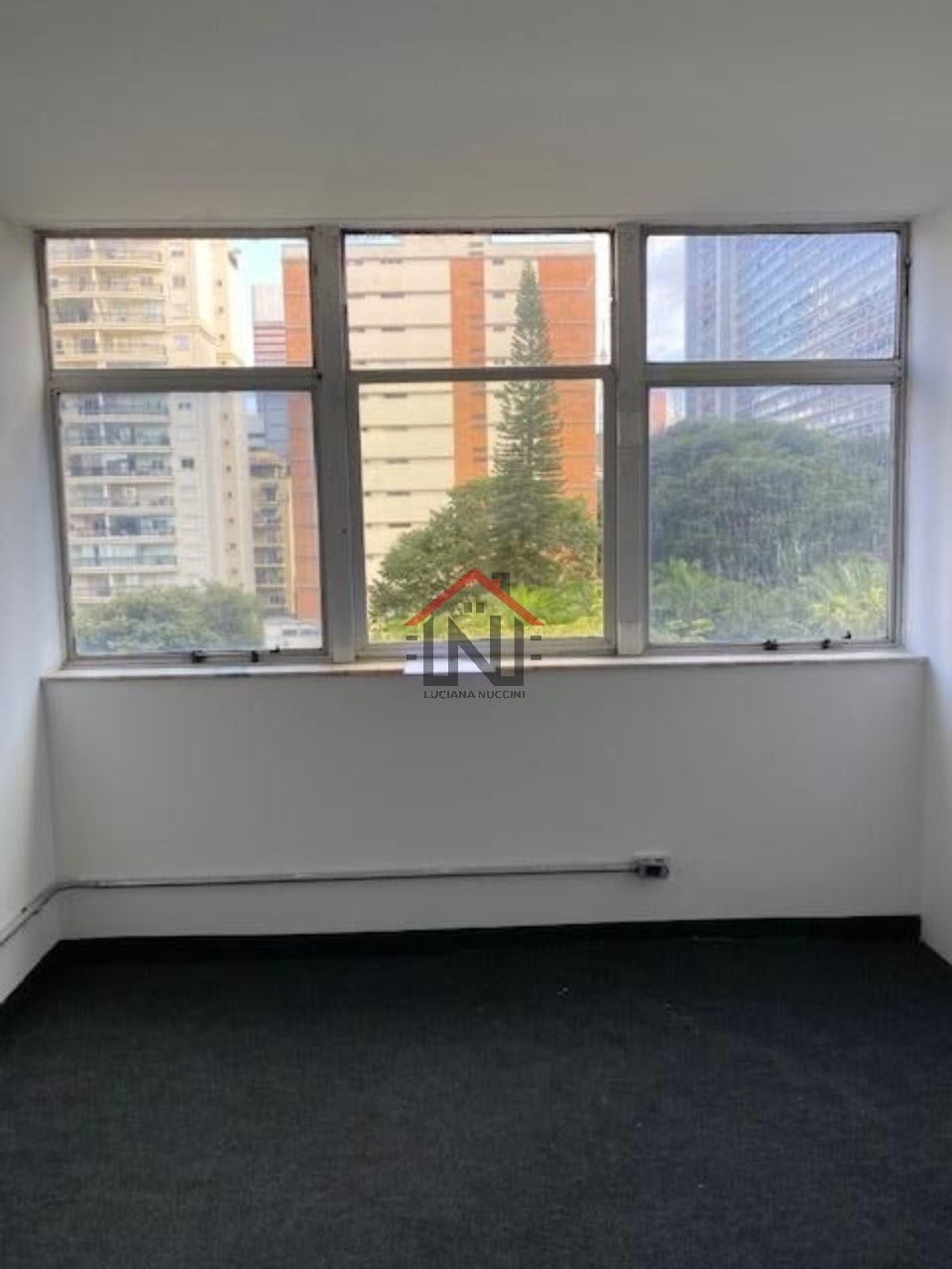 Conjunto Comercial de Alto Padrão para Locação em São Paulo-SP, Cerqueira César: 4 Salas, 2 Banheiros, 150m². Venha conferir!