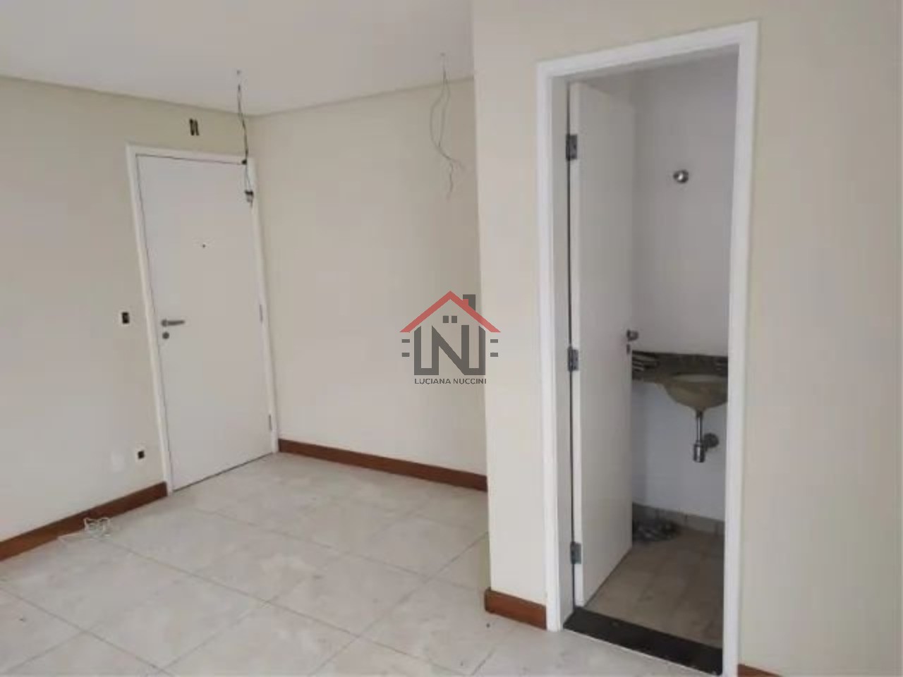 Conjunto Comercial à Venda em Vila Clementino, São Paulo-SP: 1 Sala, 1 Vaga, 85m² de Área