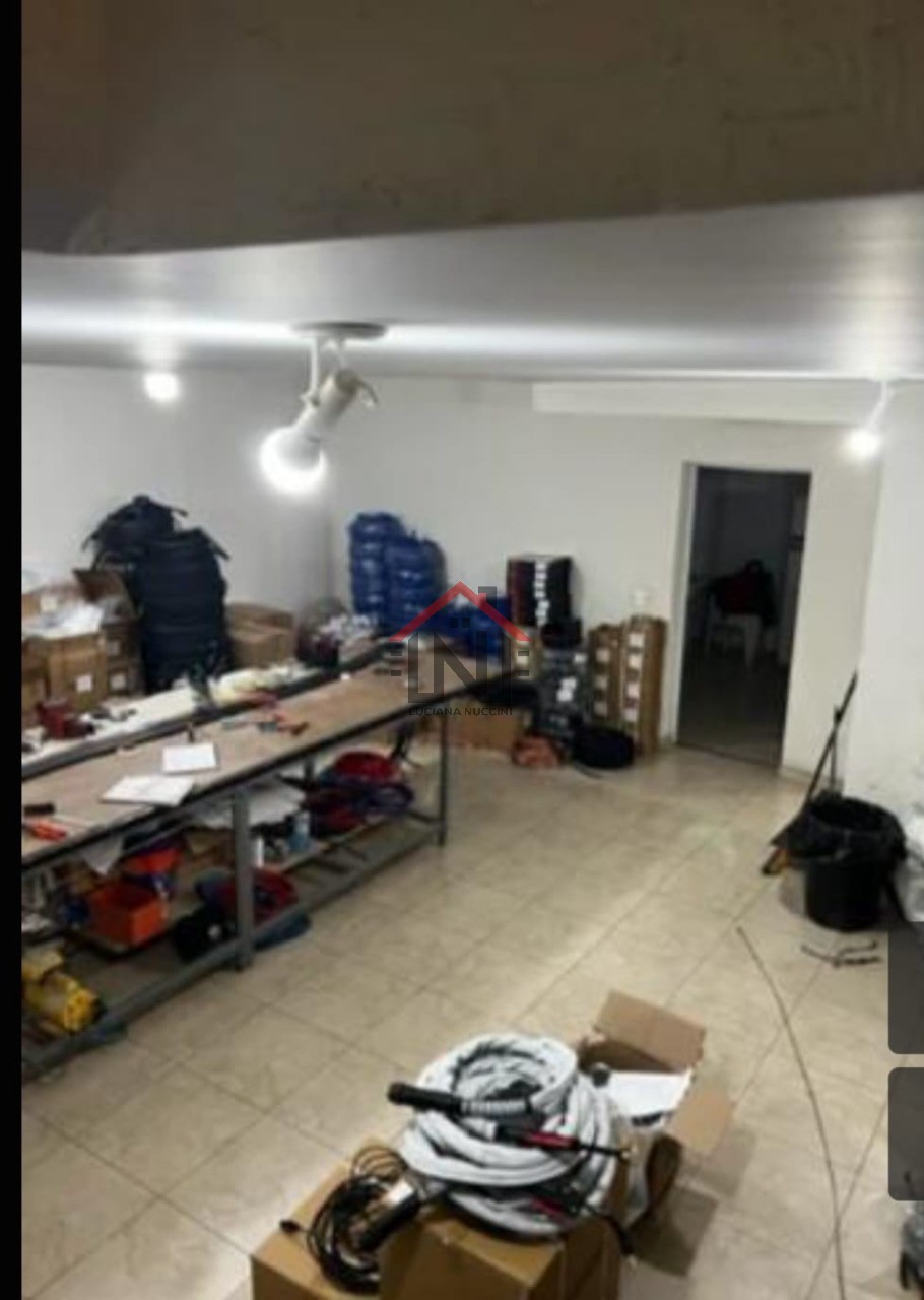 Oportunidade única: galpão comercial à venda em São Paulo-SP, com 6 salas, 5 banheiros, 1 vaga de garagem e 490m² de área.