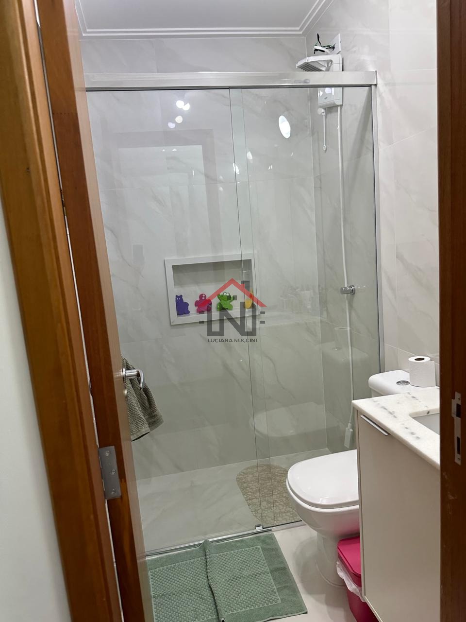 Imperdível! Casa à venda em São Paulo - Vila Moinho Velho com 3 quartos, 1 sala, 3 banheiros e garagem. Venha conhecer!