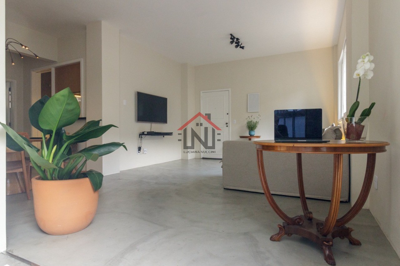 Imóvel de Alto Padrão em Higienópolis: Apartamento com 2 Quartos, 1 Suíte e 120m² - Venda ou Locação em São Paulo-SP