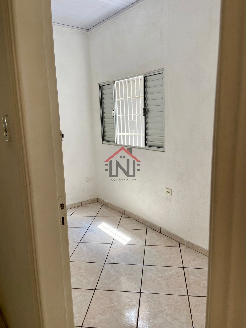 Imperdível! Casa à venda em São Paulo-SP, no Ipiranga. 4 quartos, 2 suítes, 1 sala, 3 banheiros, 2 vagas de garagem. 650m².