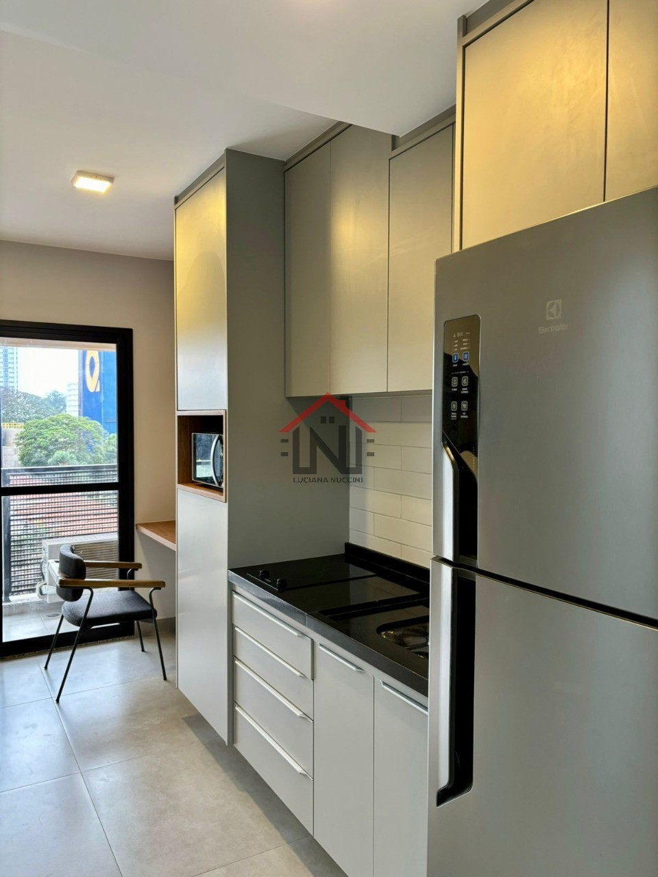 Studio para locação no Jardim das Acácias, São Paulo-SP: 1 quarto, 1 banheiro, 28m² de área. Encontre seu espaço perfeito!