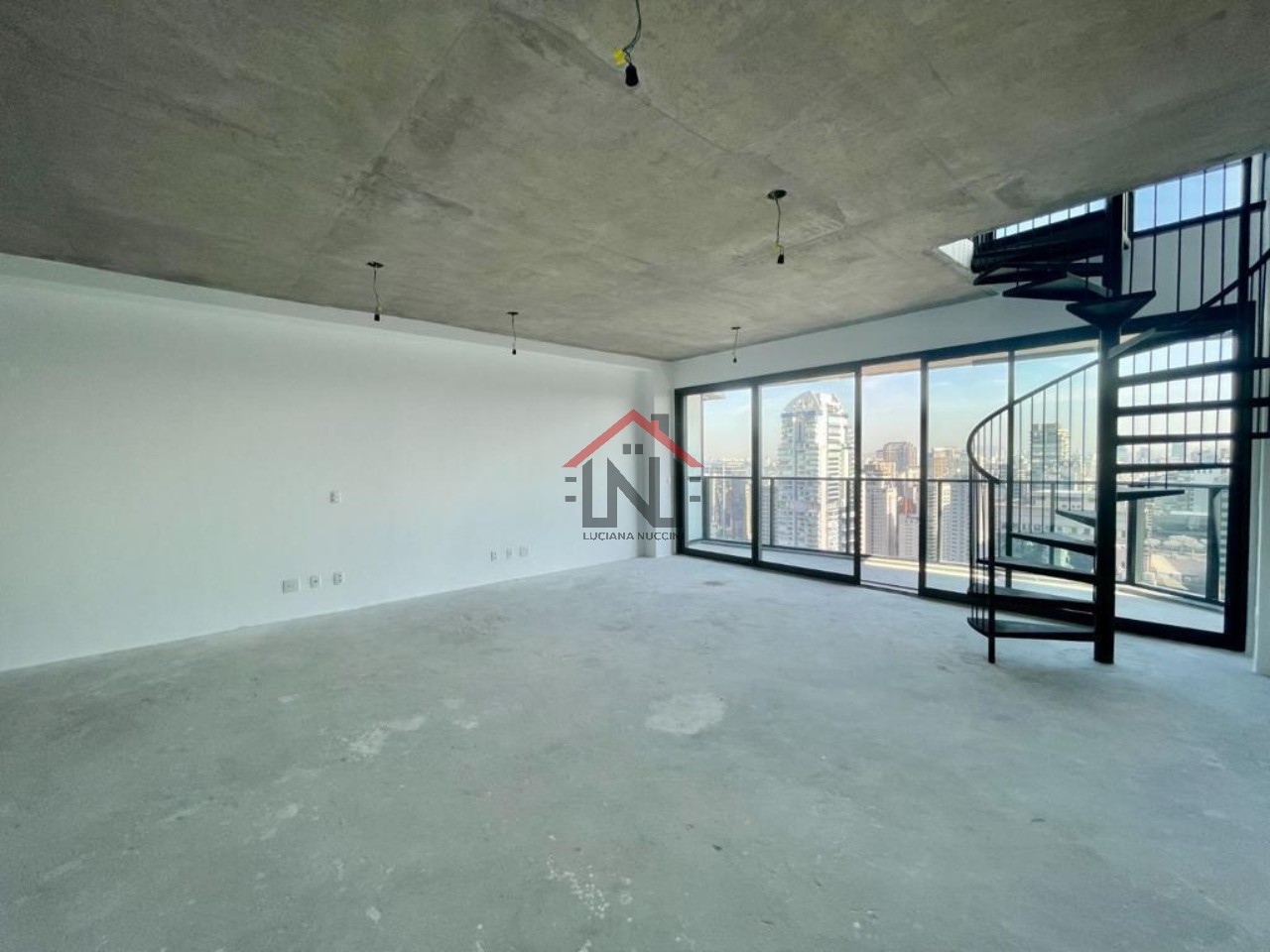 Apartamento à venda na Vila Olímpia, São Paulo-SP: 1 quarto, 1 suíte, 1 sala, 2 banheiros, 1 vaga, 74m²!