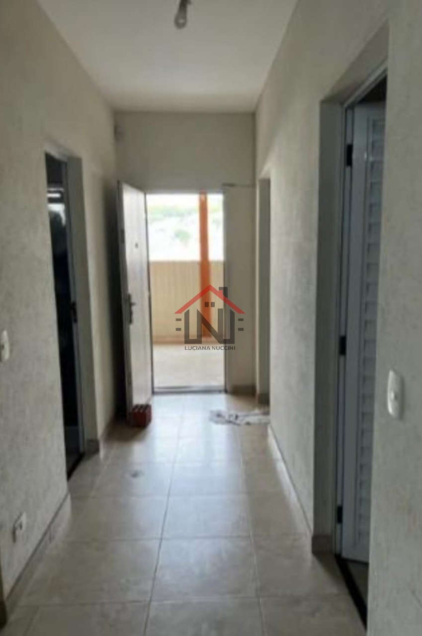 Oportunidade única: galpão comercial à venda em São Paulo-SP, com 6 salas, 5 banheiros, 1 vaga de garagem e 490m² de área.