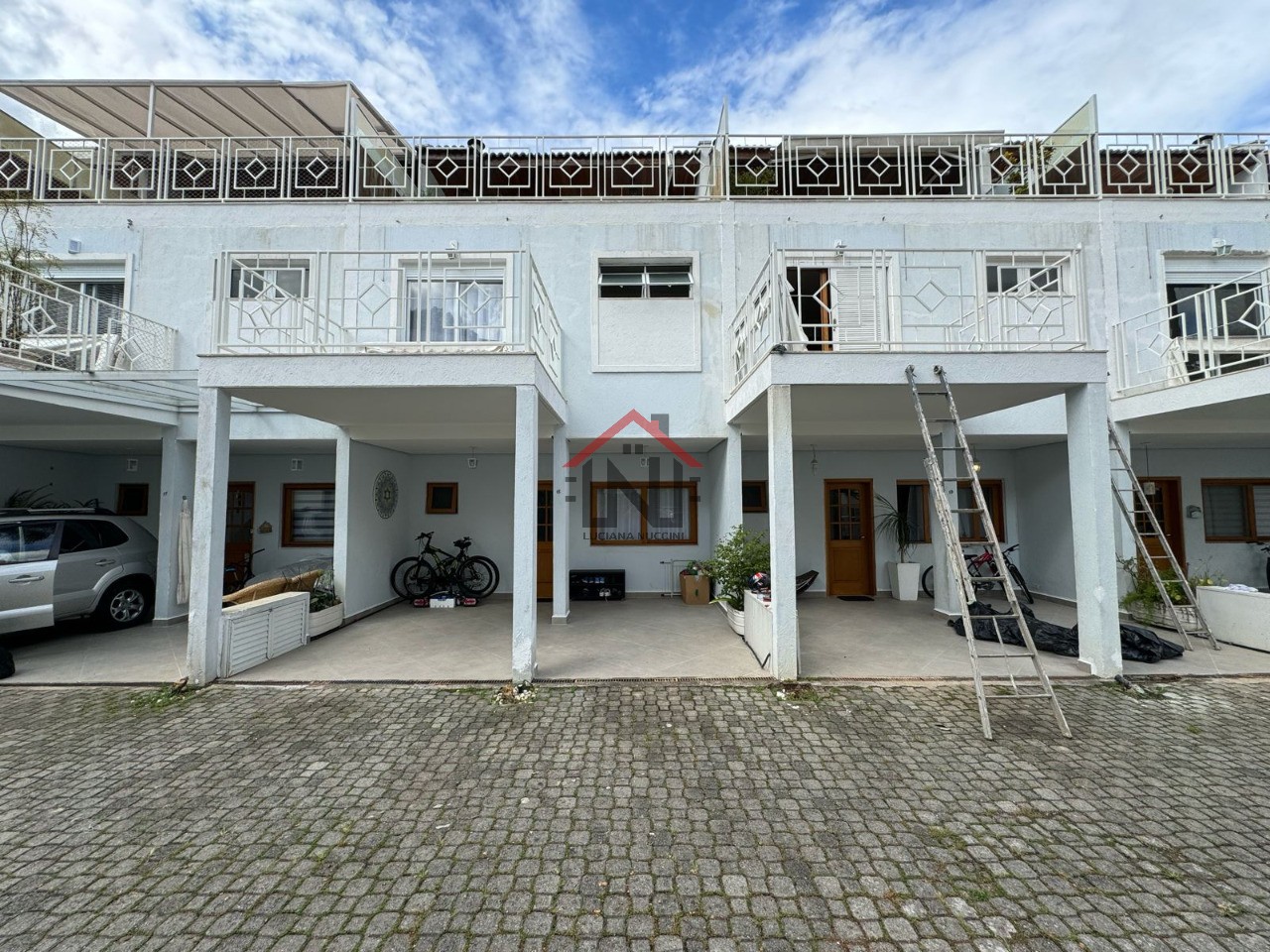 Imperdível Casa à Venda em Santo Amaro - São Paulo-SP: 4 Quartos, 2 Suítes, 1 Sala, 4 Banheiros, 2 Vagas de Garagem. Confira!