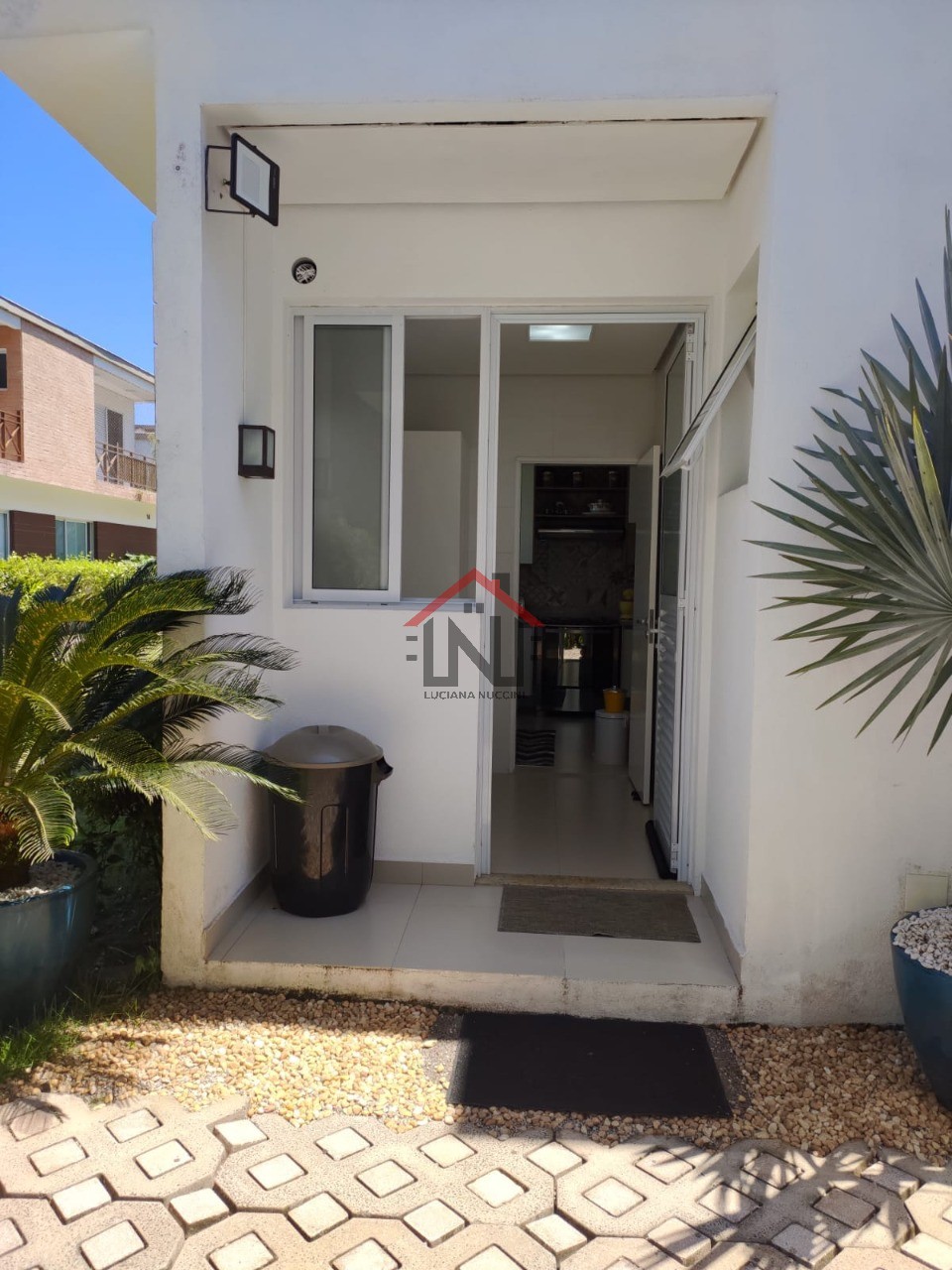 Imperdível! Casa em condomínio para locação na Praia de Boraceia, São Sebastião-SP: 4 quartos, 4 suítes, 1 sala, 6 banheiros, 3 vagas de garagem, 192m²