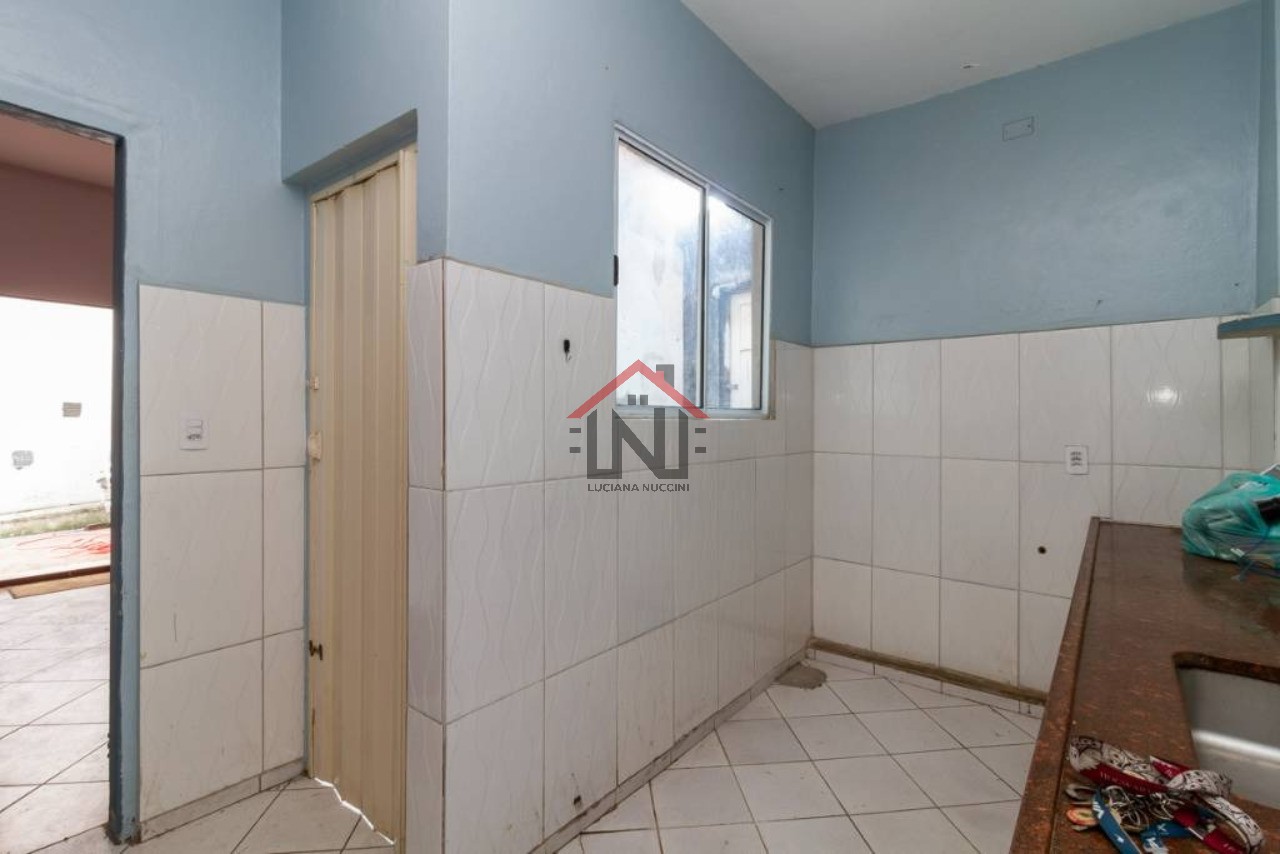 Casa à venda em Perdizes, São Paulo-SP: 3 quartos, 2 quintais, 2 banheiros, 3 vagas, 400m² de área. Aproveite!