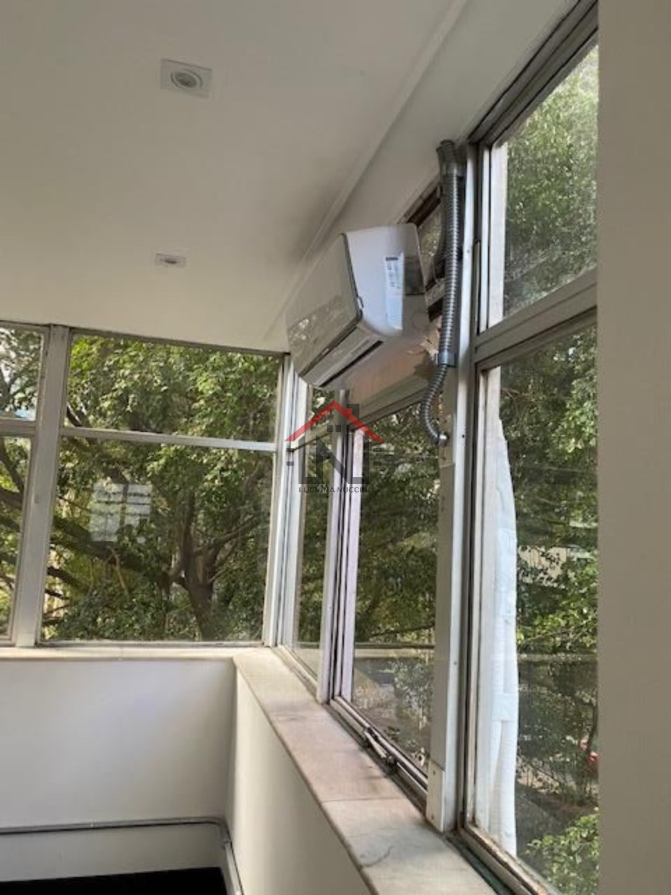 Conjunto Comercial de Alto Padrão para Locação em São Paulo-SP, Cerqueira César: 4 Salas, 2 Banheiros, 150m². Venha conferir!