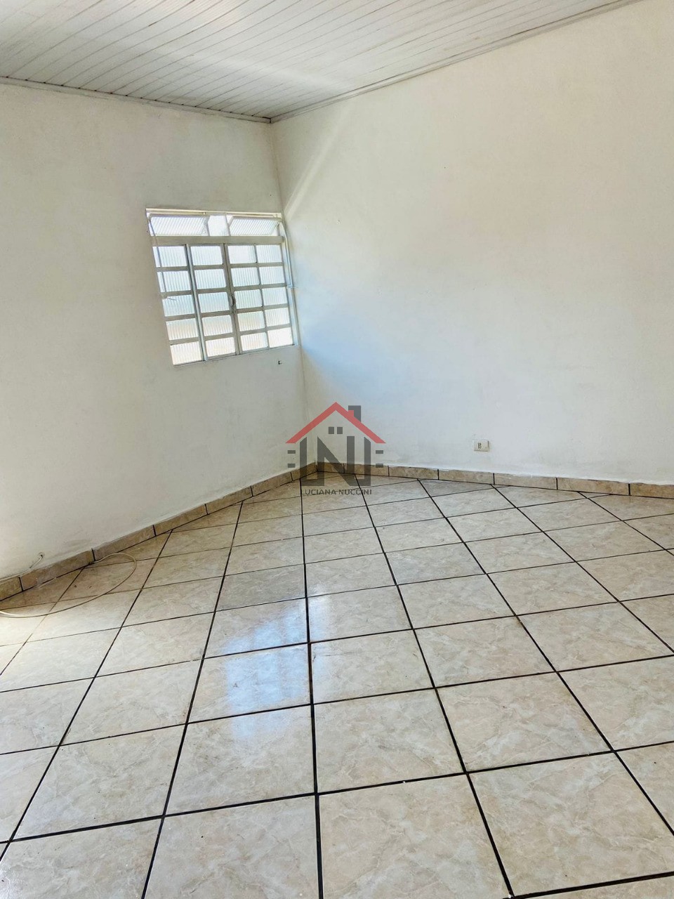 Imperdível! Casa à venda em São Paulo-SP, no Ipiranga. 4 quartos, 2 suítes, 1 sala, 3 banheiros, 2 vagas de garagem. 650m².