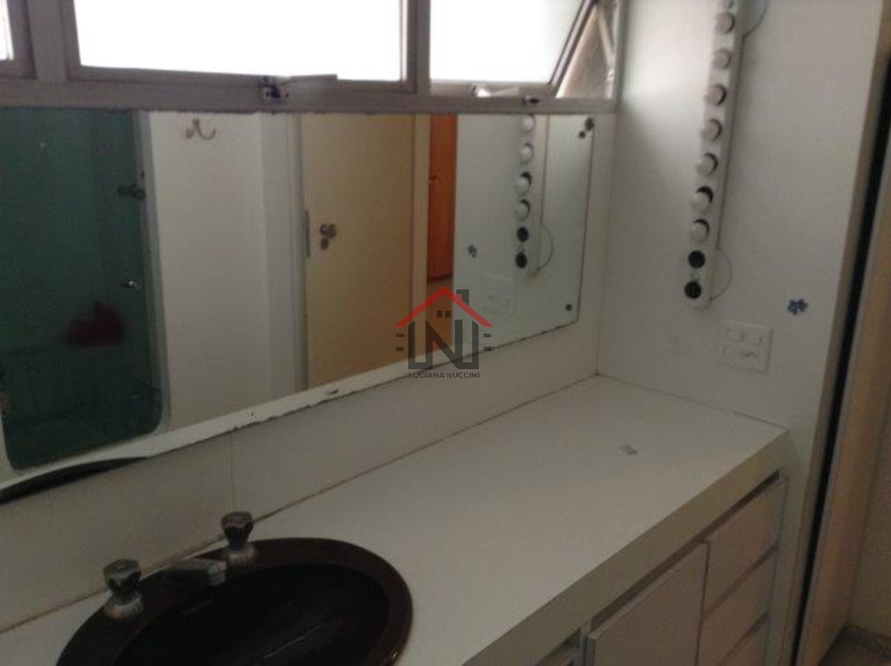 Apartamento de luxo no coração de SP: 3 quartos, 1 suite, 1 sala, 1 banheiro, 2 vagas de garagem, 170m² no Jardim Paulista!