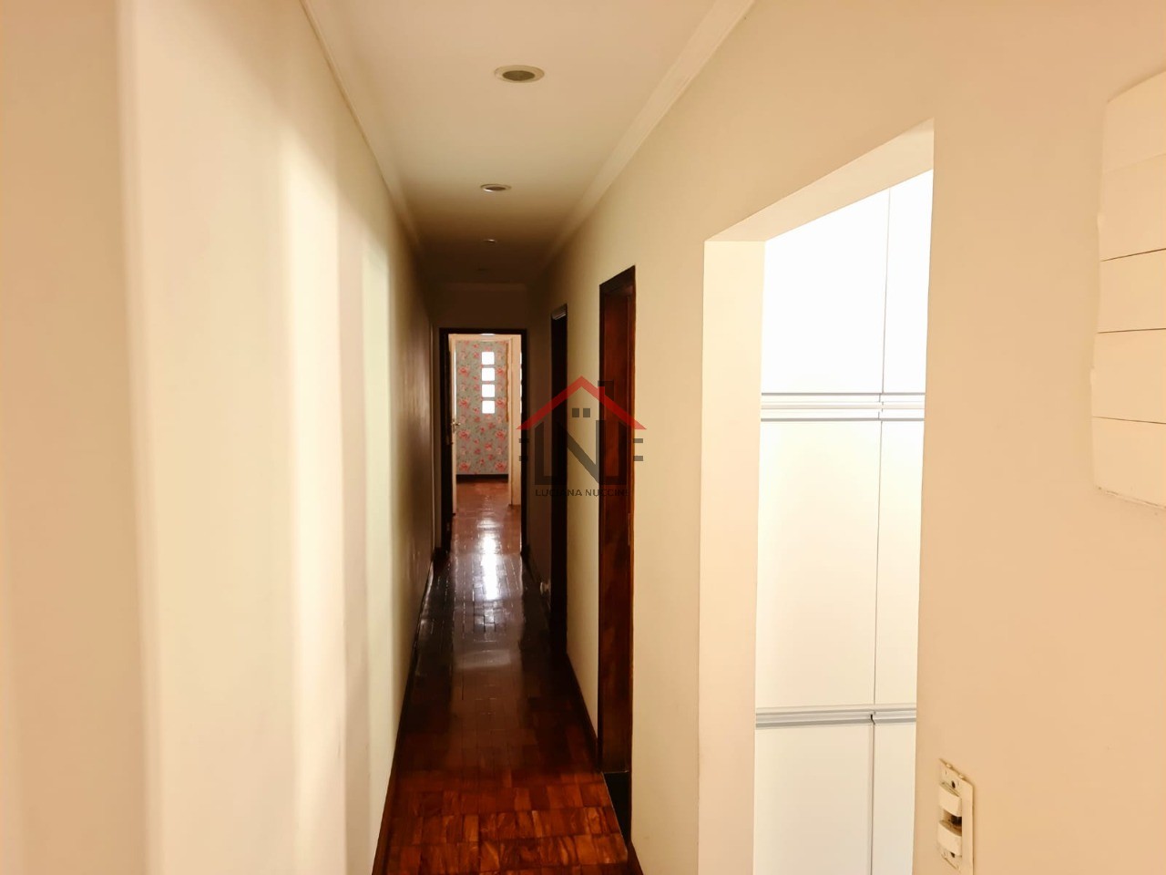 Imperdível: Casa à venda em São Paulo-SP, bairro Interlagos! 2 quartos, 1 suíte, 1 sala, 3 banheiros, 2 vagas, 80m². Confira!