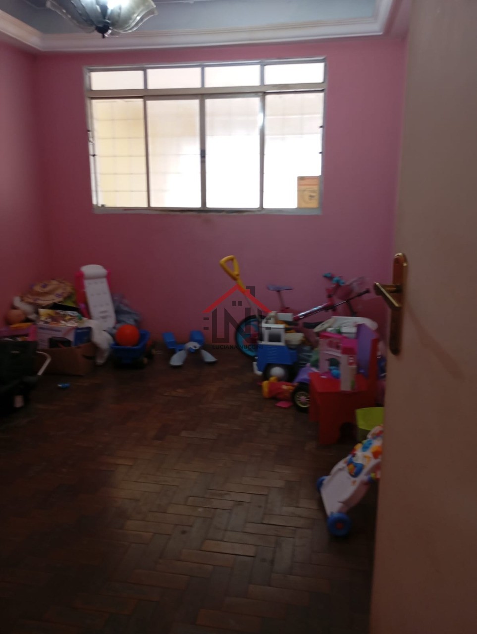 Imperdível Casa à Venda em São Paulo-SP, Bairro Ipiranga: 5 Quartos, 1 Sala, 3 Banheiros, 2 Vagas de Garagem!