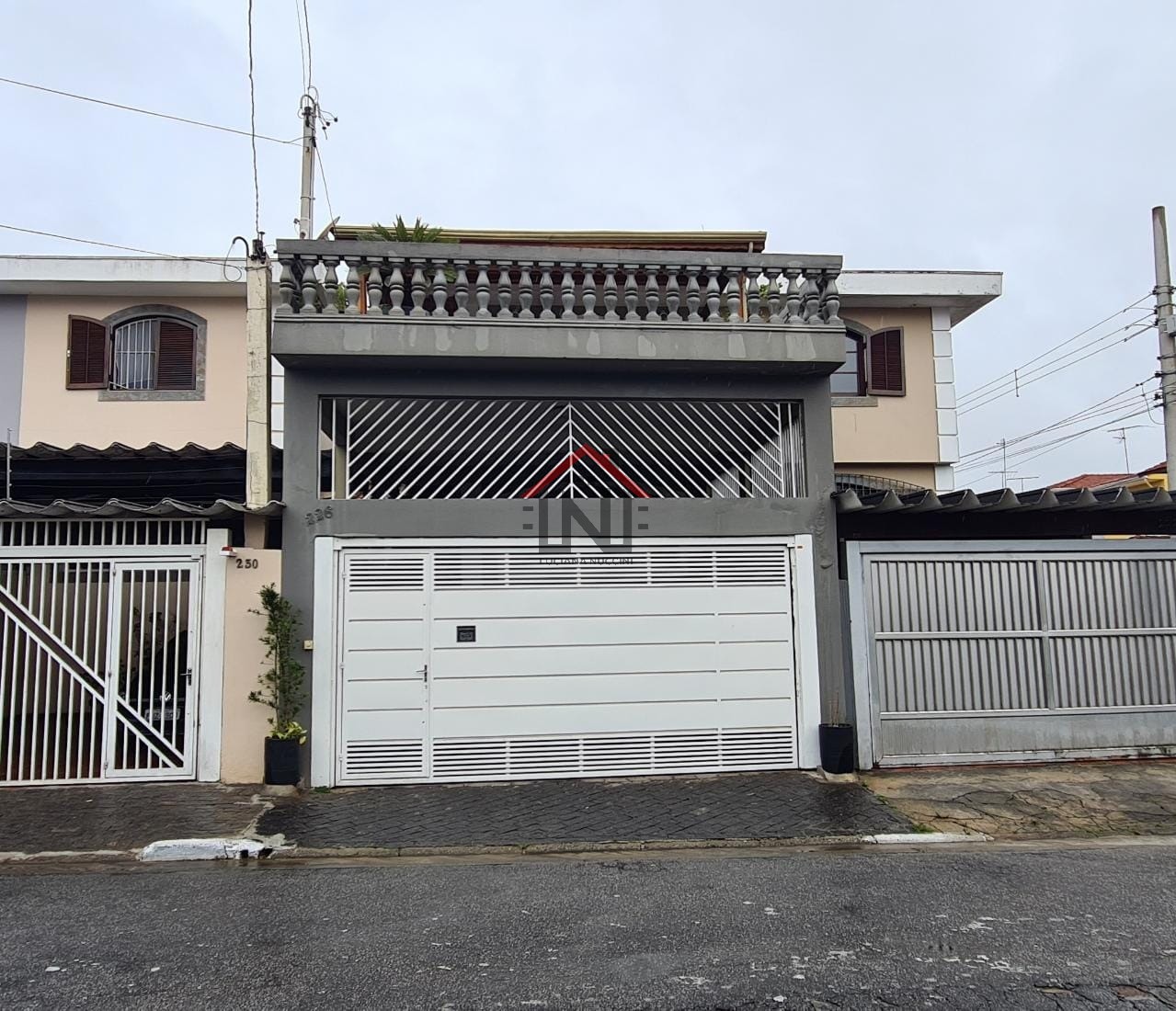 Imperdível: Casa à venda em São Paulo-SP, no Jardim Ipanema (zona Sul) com 4 quartos, 1 suíte, 2 salas e muito mais!