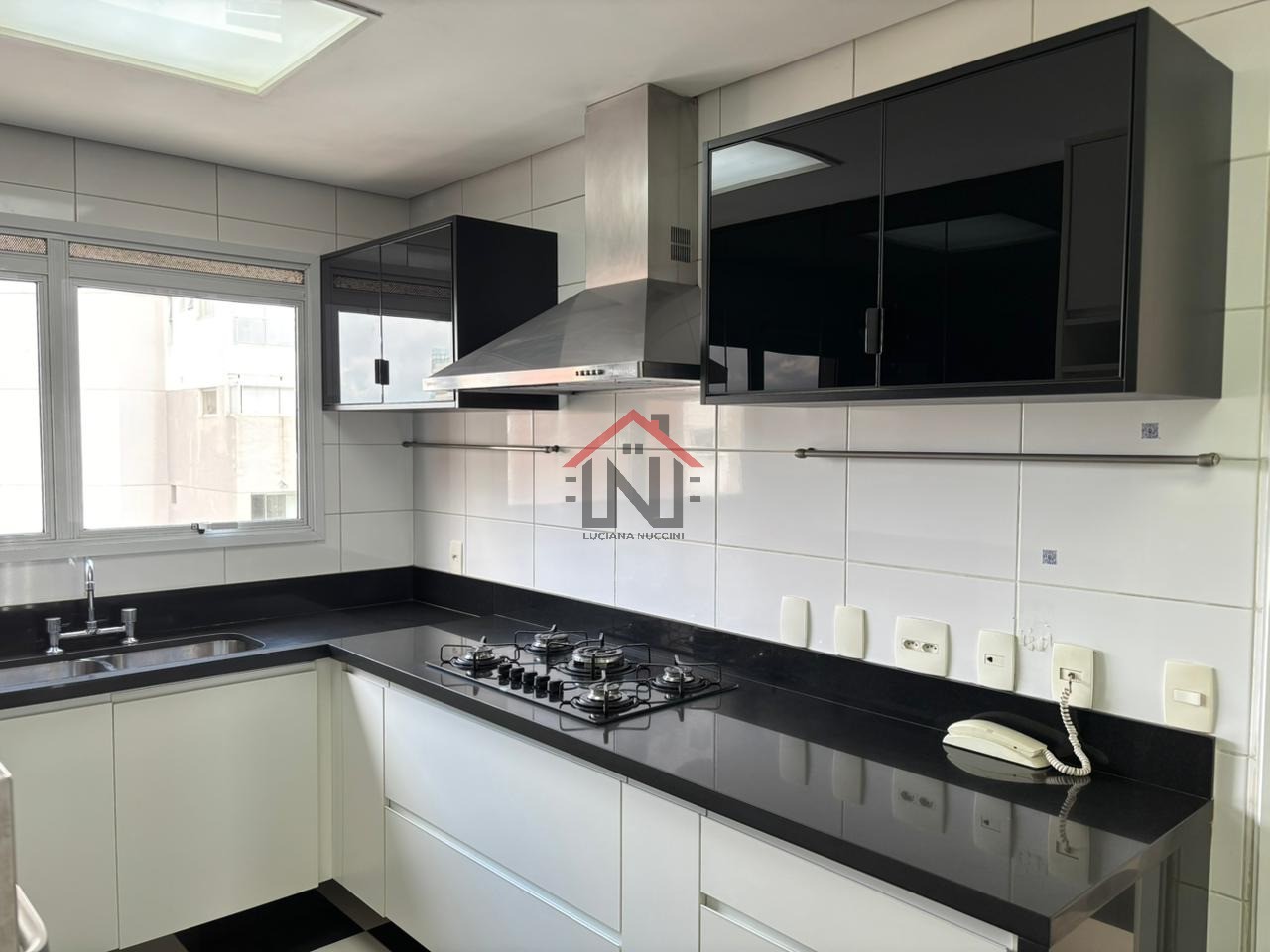 Apartamento Industrial de Luxo no Campo Belo - 4 Quartos, 4 Suítes, 6 Banheiros, 4 Vagas, 223m² - Venda ou Locação em SP