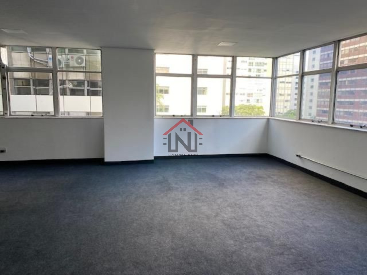 Conjunto Comercial de Alto Padrão para Locação em São Paulo-SP, Cerqueira César: 4 Salas, 2 Banheiros, 150m². Venha conferir!