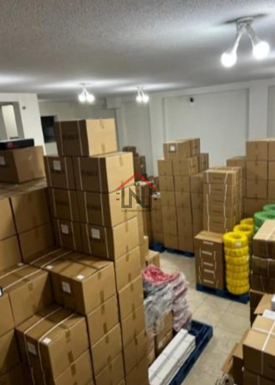 Oportunidade única: galpão comercial à venda em São Paulo-SP, com 6 salas, 5 banheiros, 1 vaga de garagem e 490m² de área.