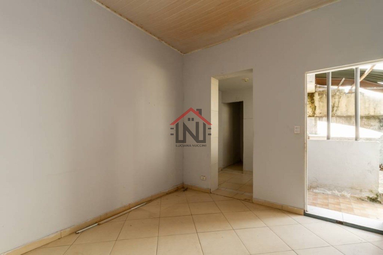Casa à venda em Perdizes, São Paulo-SP: 3 quartos, 2 quintais, 2 banheiros, 3 vagas, 400m² de área. Aproveite!