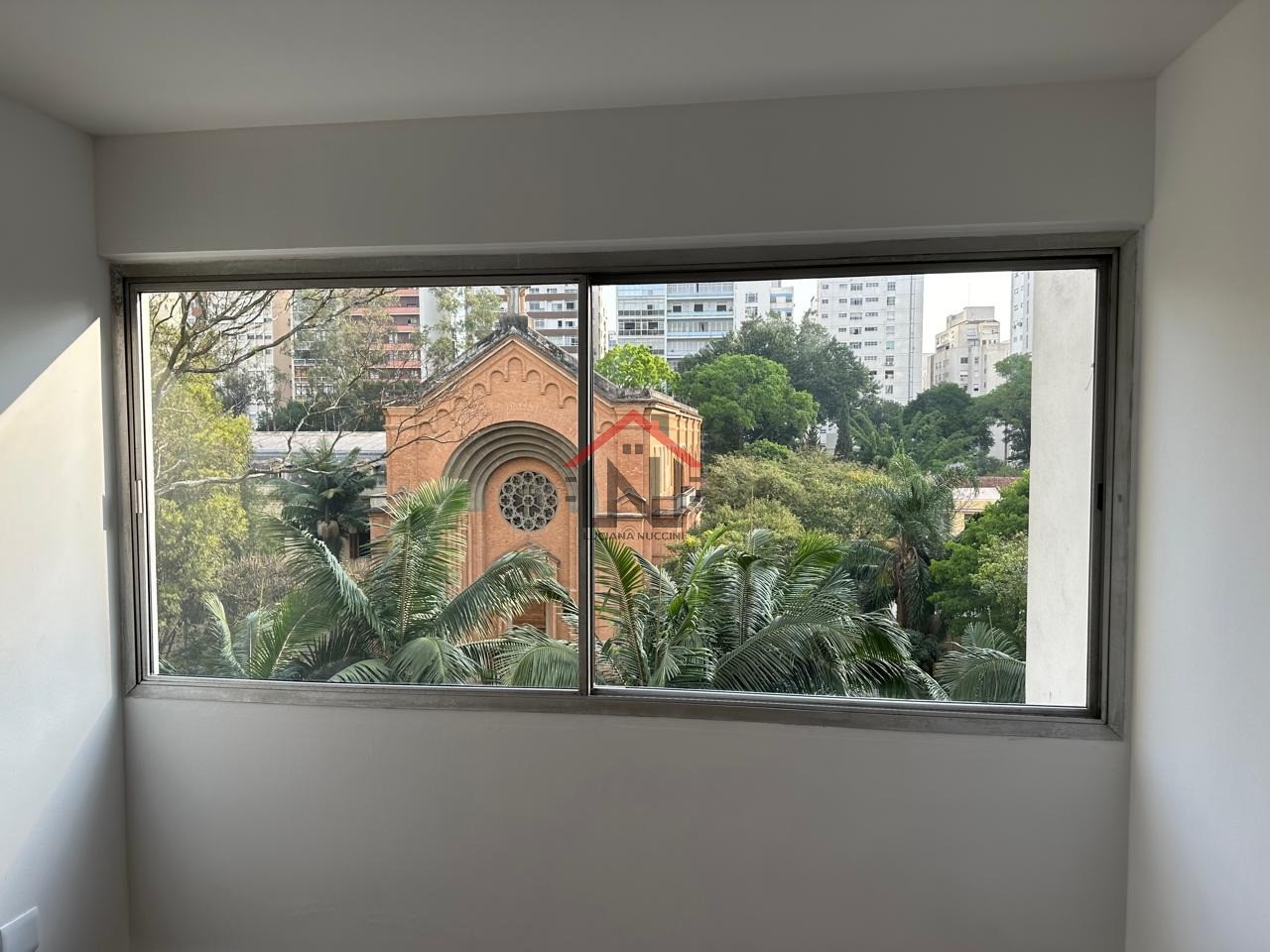 Apartamento de Luxo em Higienópolis, São Paulo-SP: 3 Quartos, 1 Suíte, 2 Banheiros, 2 Vagas de Garagem, 105m² de Área