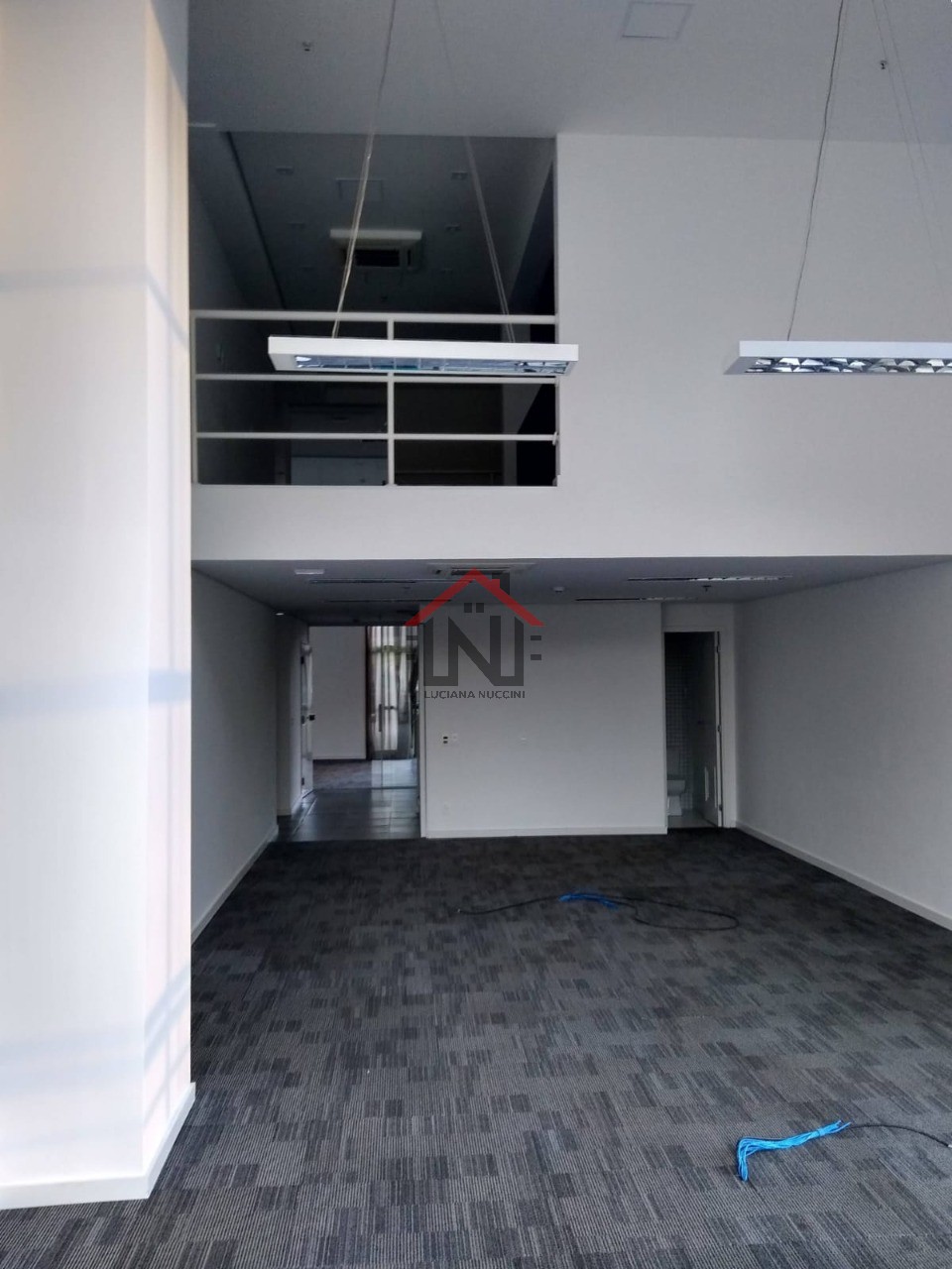 Conjunto Comercial de Alto Padrão na Cidade Monções, São Paulo - 1 Sala, 2 Banheiros, 195,26 m² de Área