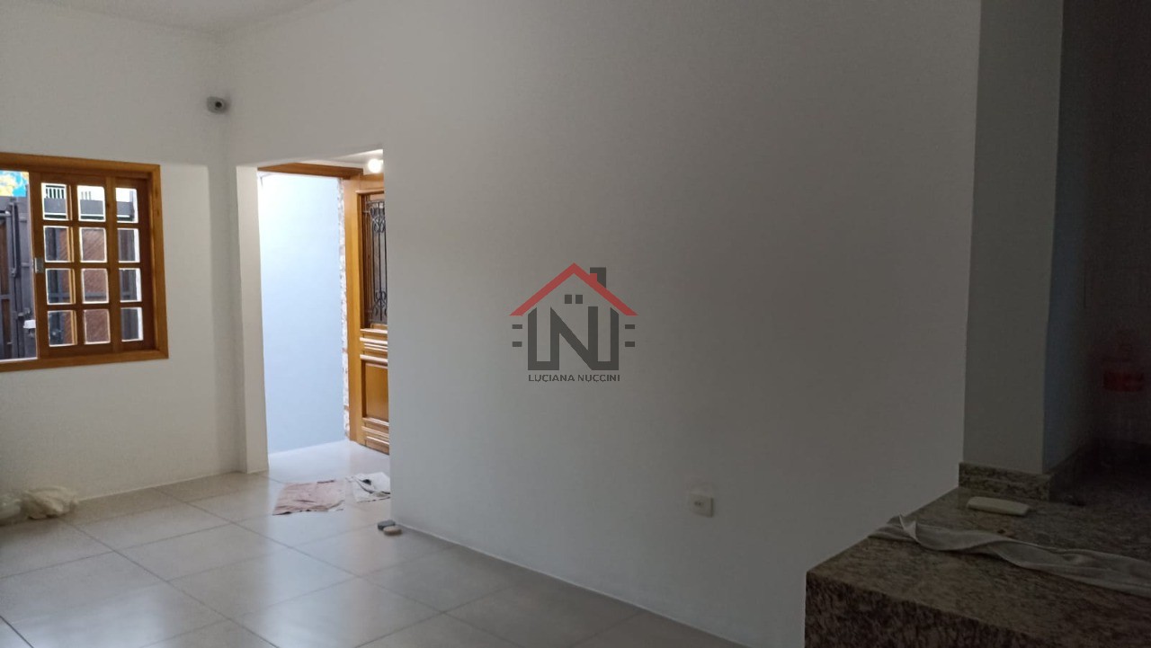 Excelente oportunidade: Casa à venda ou locação em São Paulo-SP, Indianópolis, com 3 quartos, 1 suíte, 2 salas, 2 banheiros, 1 vaga de garagem e 120m².