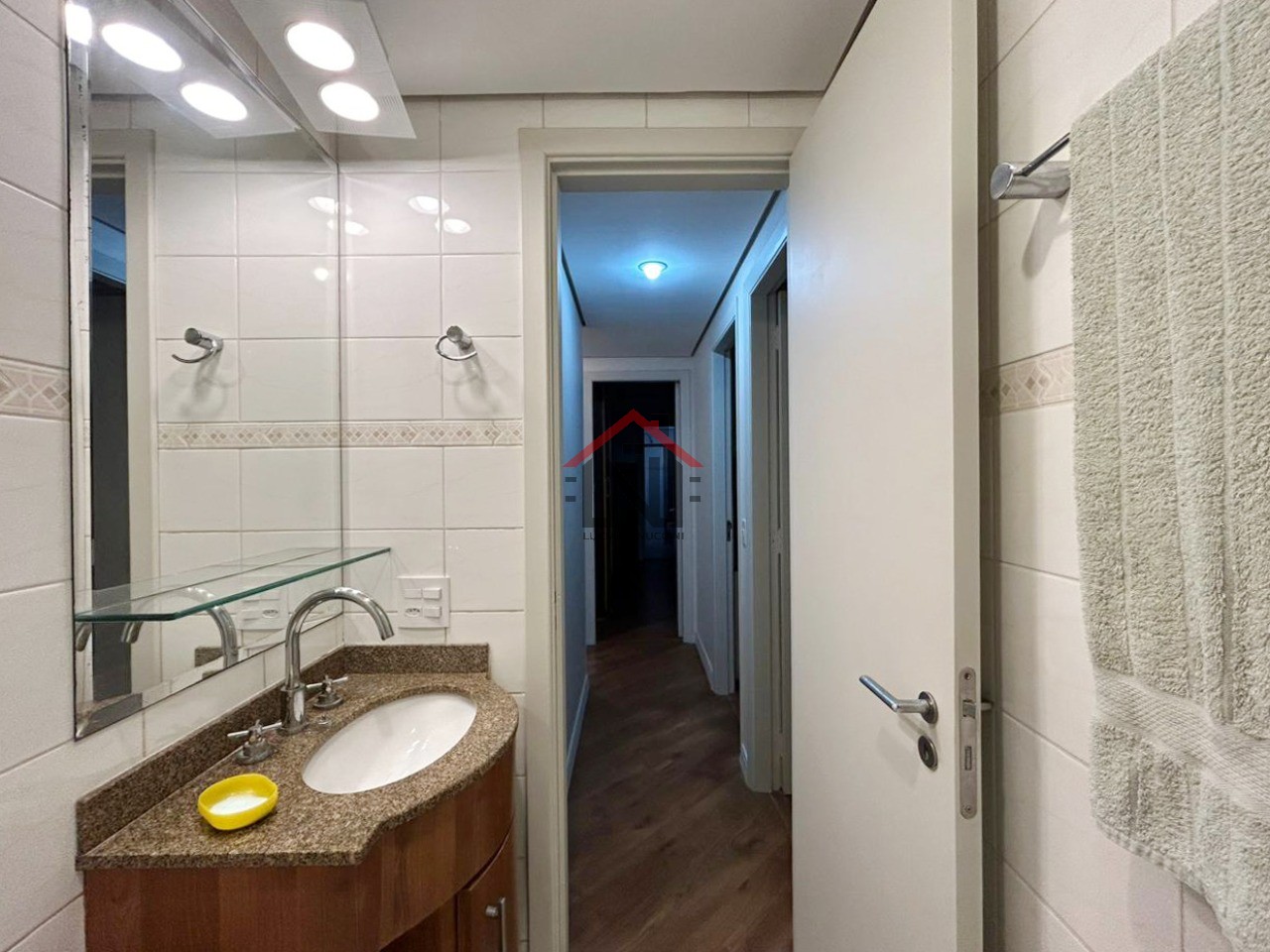 Apartamento para locação na Vila Cordeiro, São Paulo-SP: 3 quartos, 1 suíte, 2 vagas, 102m² de área.