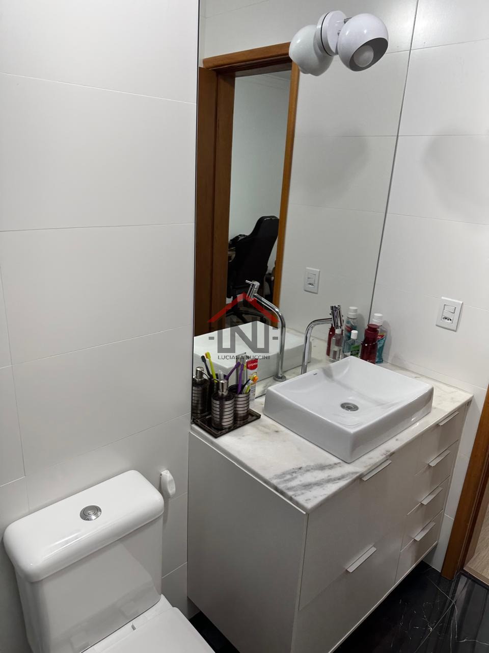 Imperdível! Casa à venda em São Paulo - Vila Moinho Velho com 3 quartos, 1 sala, 3 banheiros e garagem. Venha conhecer!