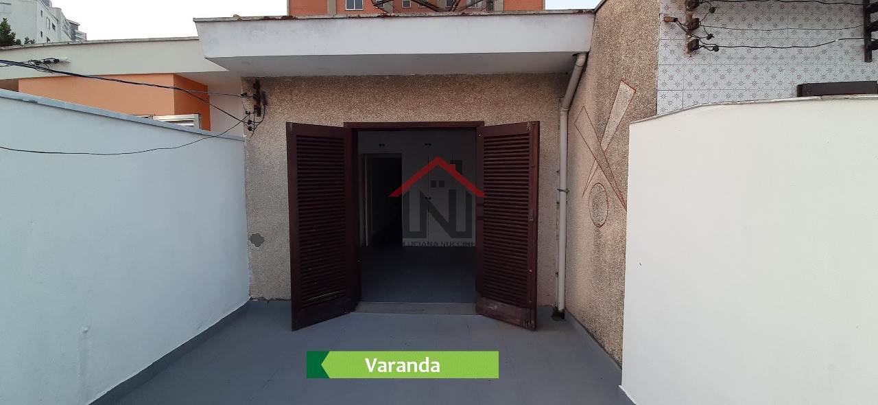 Confira esta incrível casa à venda na Vila Monumento, São Paulo-SP: 2 quartos, sala, 2 banheiros, 2 vagas de garagem, 200m².