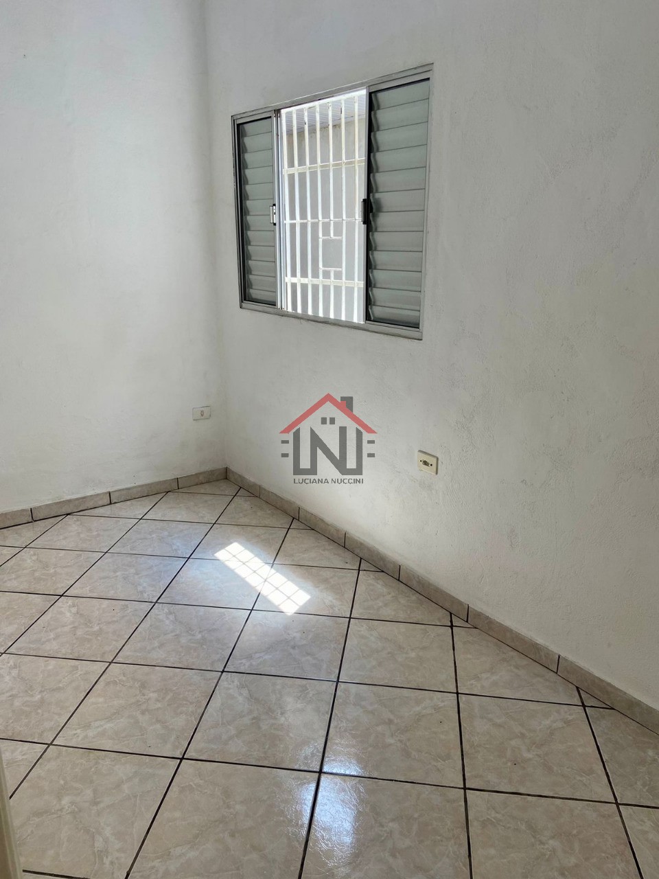 Imperdível! Casa à venda em São Paulo-SP, no Ipiranga. 4 quartos, 2 suítes, 1 sala, 3 banheiros, 2 vagas de garagem. 650m².