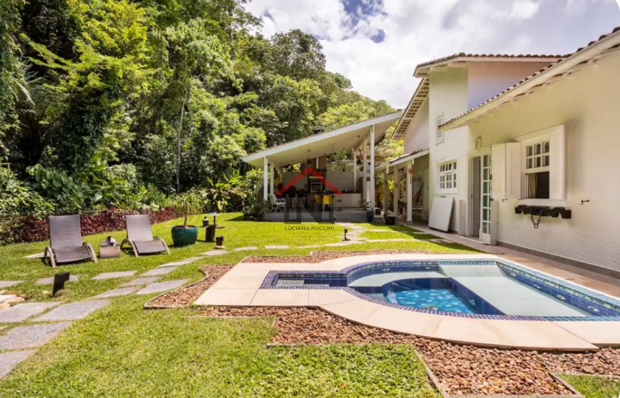 Casa à venda em São Sebastião-SP, bairro Paúba: 3 quartos, 1 sala, 2 banheiros, 240,00 m² de área.