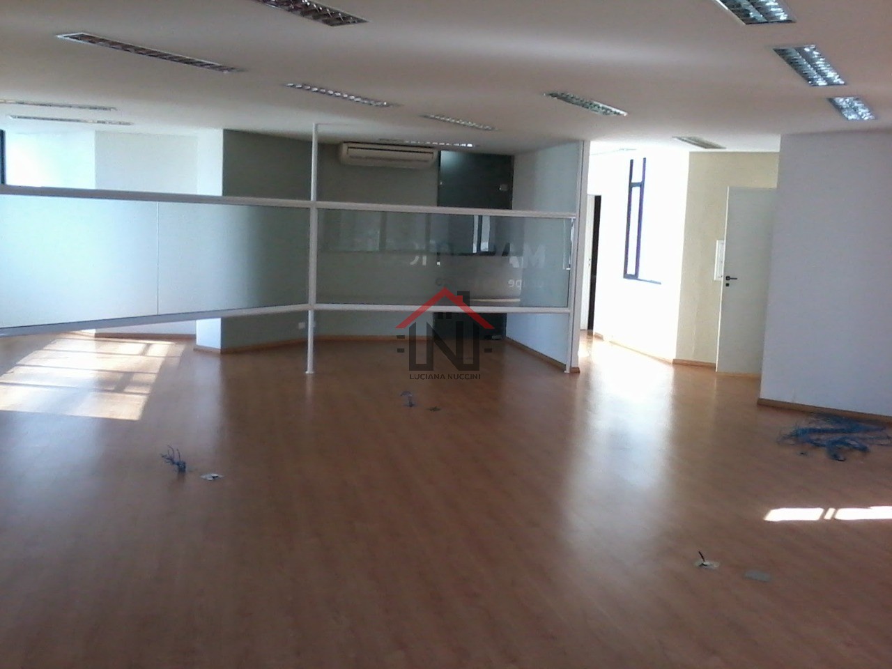 Conjunto Comercial de Alto Padrão para Locação em São Paulo-SP, Cidade Monções: 1 Sala, 1 Banheiro, 2 Vagas, 139,57 m²Área.