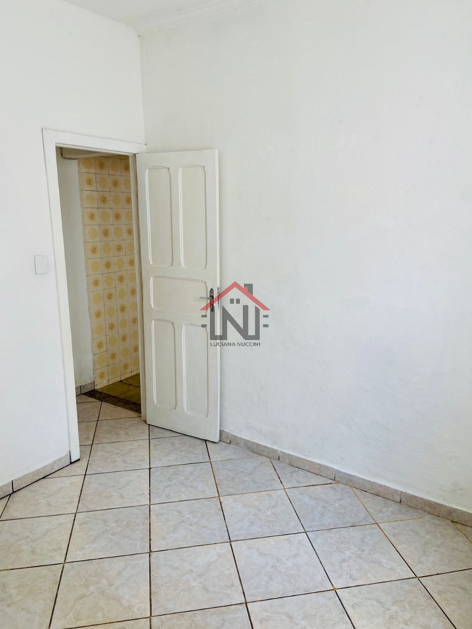 Imperdível! Casa à venda em São Paulo-SP, no Ipiranga. 4 quartos, 2 suítes, 1 sala, 3 banheiros, 2 vagas de garagem. 650m².