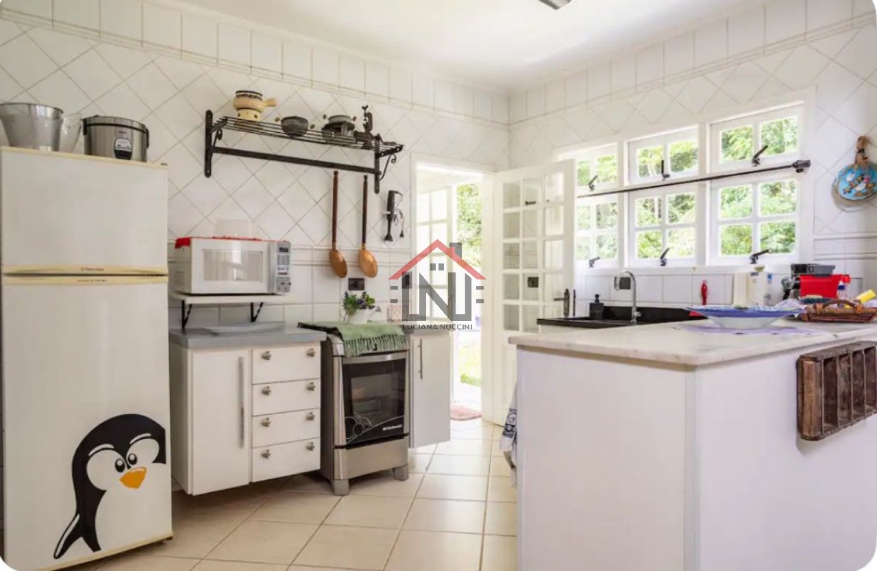 Casa à venda em São Sebastião-SP, bairro Paúba: 3 quartos, 1 sala, 2 banheiros, 240,00 m² de área.