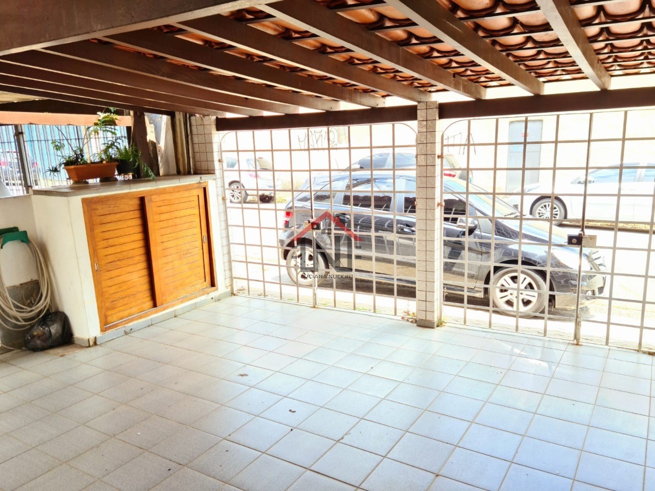 Imperdível: Casa à venda em São Paulo-SP, bairro Interlagos! 2 quartos, 1 suíte, 1 sala, 3 banheiros, 2 vagas, 80m². Confira!