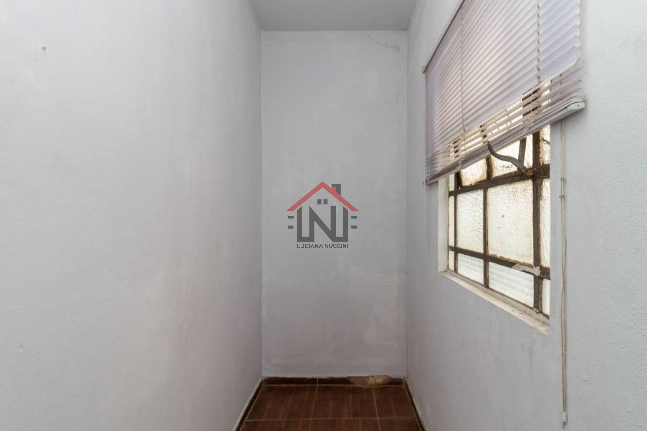 Casa à venda em Perdizes, São Paulo-SP: 3 quartos, 2 quintais, 2 banheiros, 3 vagas, 400m² de área. Aproveite!