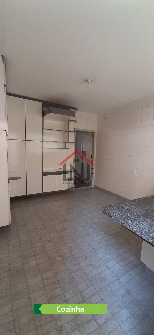 Confira esta incrível casa à venda na Vila Monumento, São Paulo-SP: 2 quartos, sala, 2 banheiros, 2 vagas de garagem, 200m².