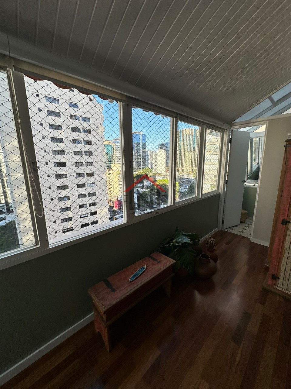 Imperdível apartamento à venda em São Paulo-SP, Itaim Bibi: 3 quartos, 2 suítes, 2 salas, 4 banheiros, 2 vagas, 130m².