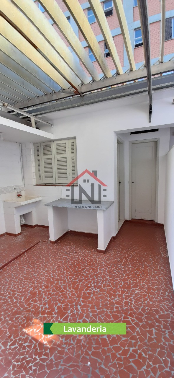 Confira esta incrível casa à venda na Vila Monumento, São Paulo-SP: 2 quartos, sala, 2 banheiros, 2 vagas de garagem, 200m².
