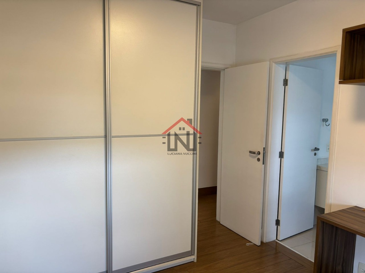 Apartamento Industrial de Luxo no Campo Belo - 4 Quartos, 4 Suítes, 6 Banheiros, 4 Vagas, 223m² - Venda ou Locação em SP