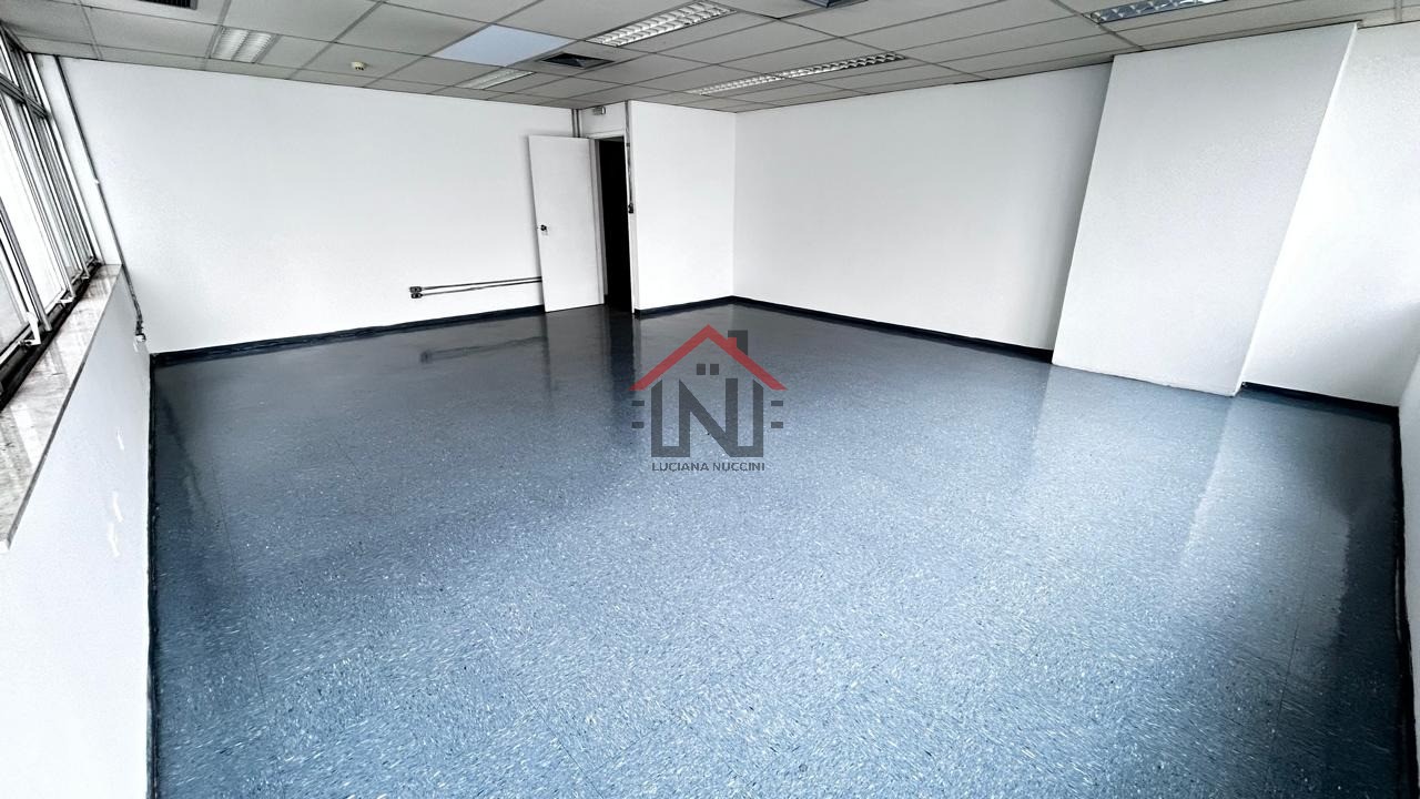 Conjunto Comercial Premium na Consolação: 6 salas, 2 banheiros, 5 vagas de garagem e 328m² de área. Alugue já em São Paulo-SP!