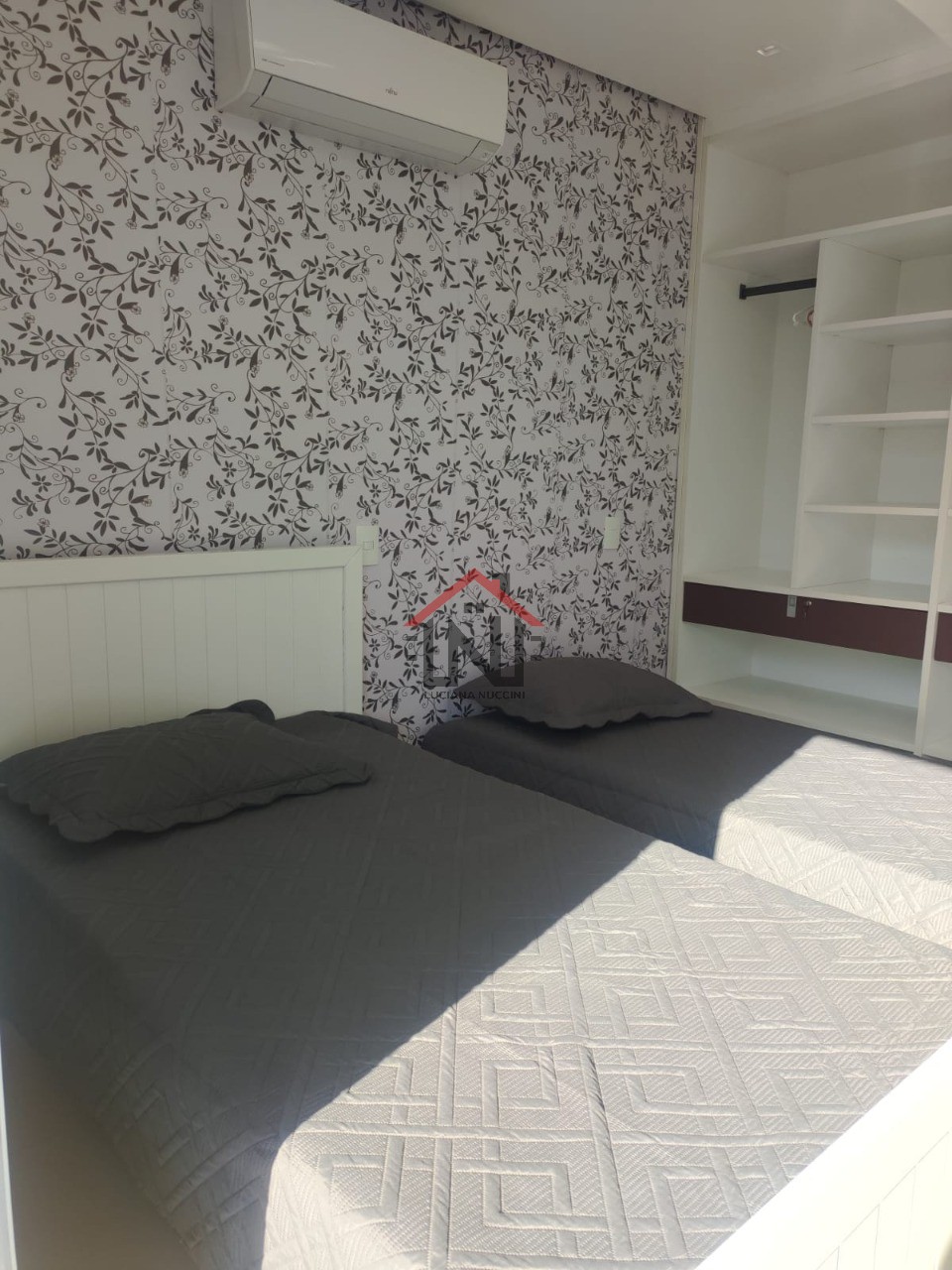 Imperdível! Casa em condomínio para locação na Praia de Boraceia, São Sebastião-SP: 4 quartos, 4 suítes, 1 sala, 6 banheiros, 3 vagas de garagem, 192m²